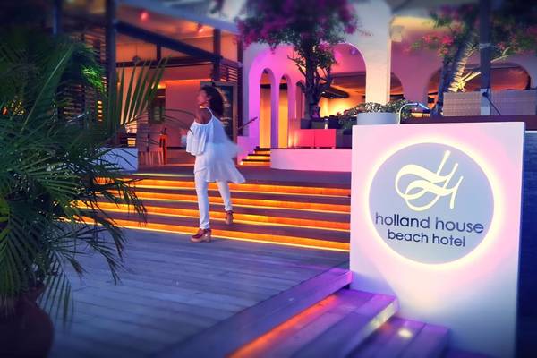 Holland-House-Sint-Maarten09t98488375655___SG9sbGFuZCBIb3VzZSBEZWNrb_64.jpg
