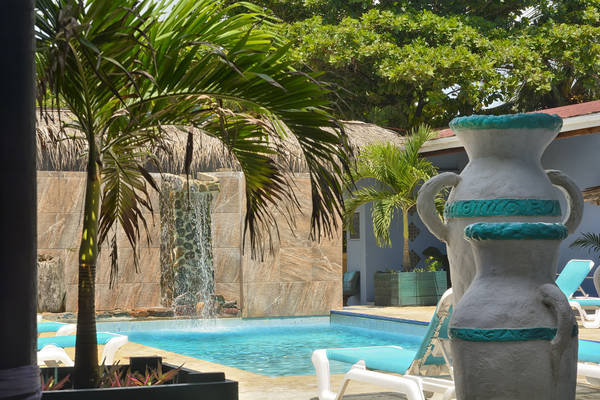 Parrot-Cove-zwembad