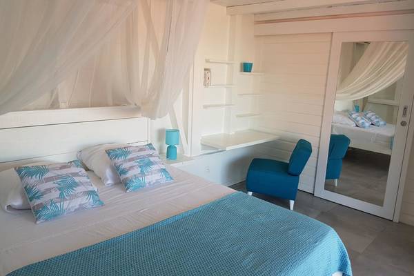 petite-villa-des-saintes2.jpg