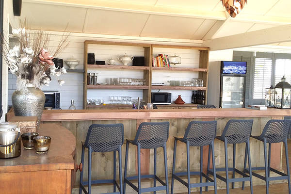 redpalm-bar.jpg