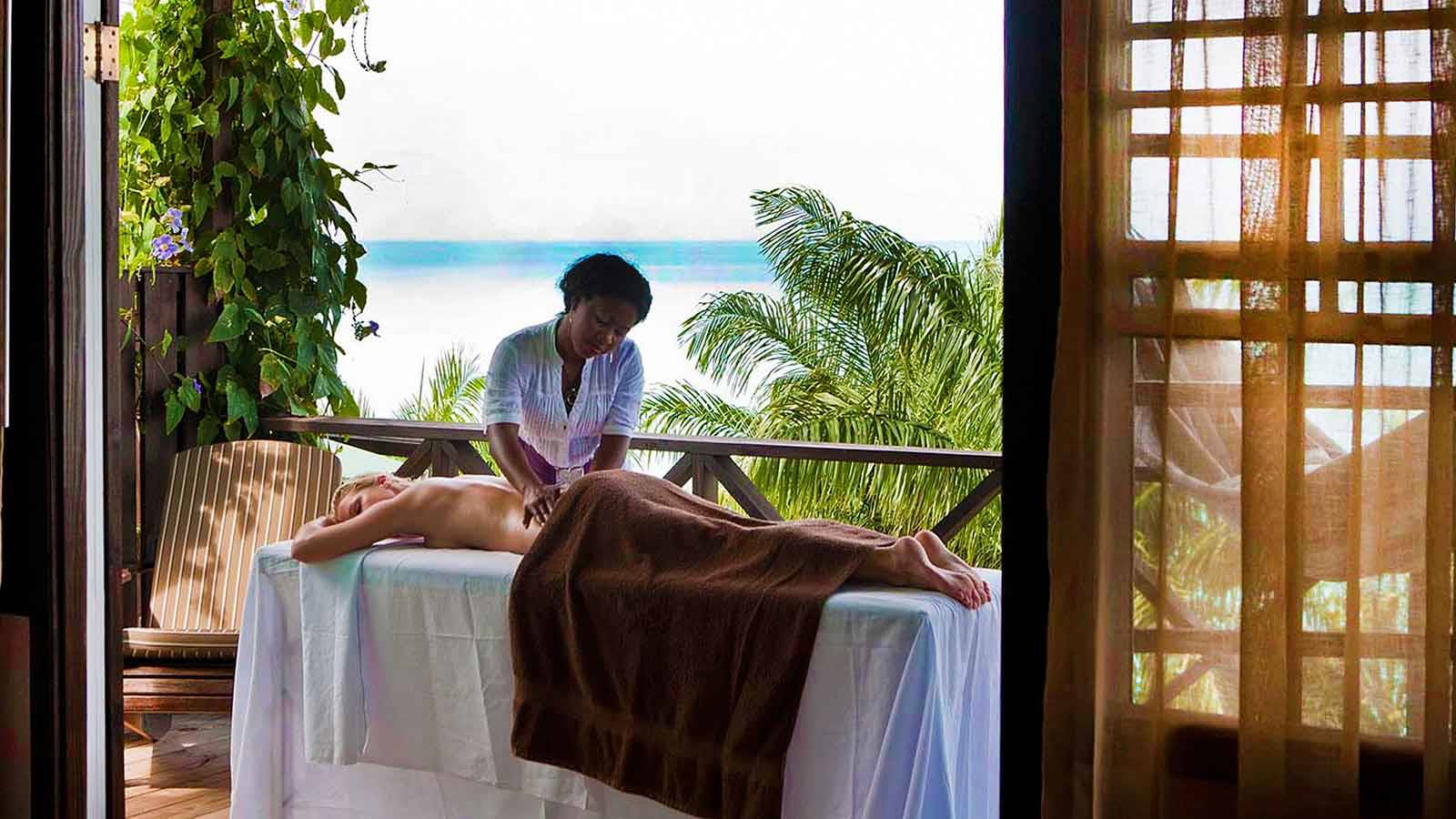 Cocos Hotel Antigua