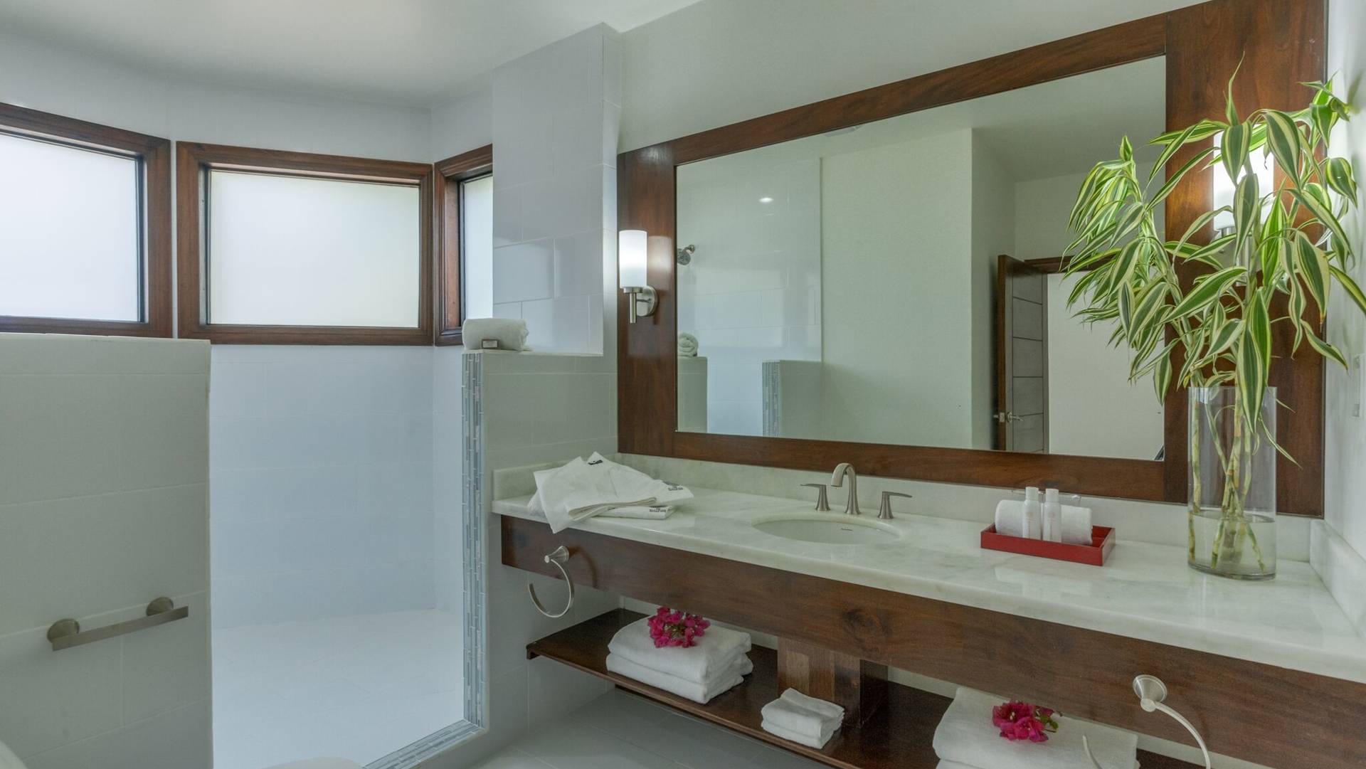 The-Ellysian-bathroom