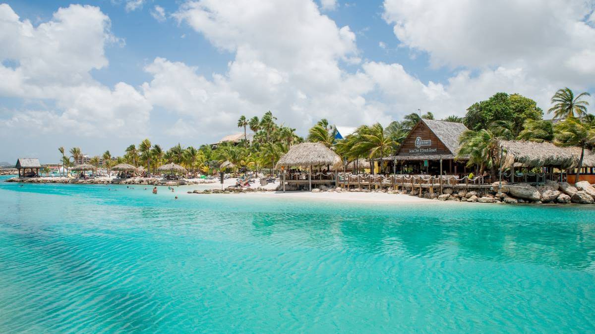 lions-dive-resort.jpg