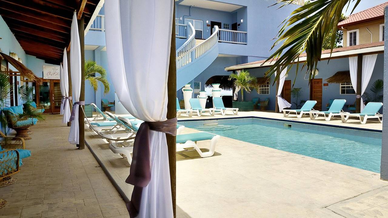 parrot-cove-zwembad