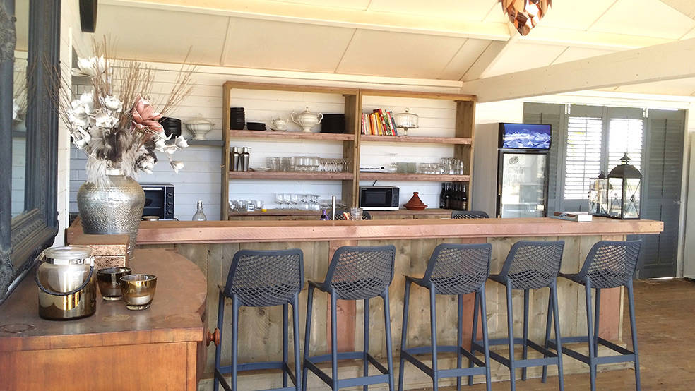 redpalm-bar.jpg