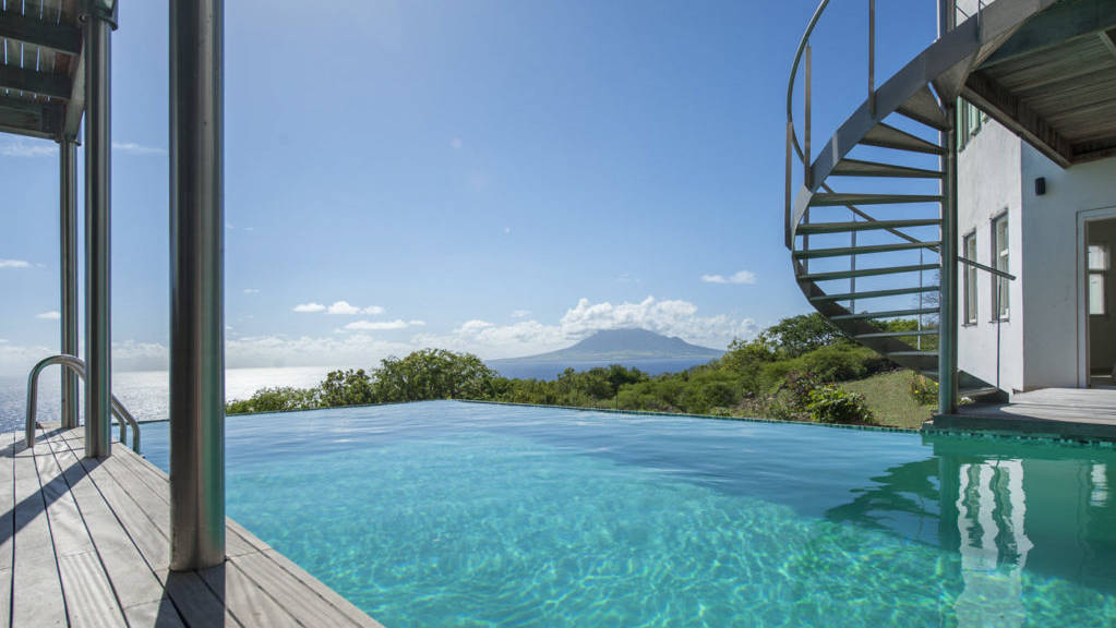 villa-smiling-turtle-steustatiusVilla-Winkelman-Swimming-Pool-View-1024x681.jpeg